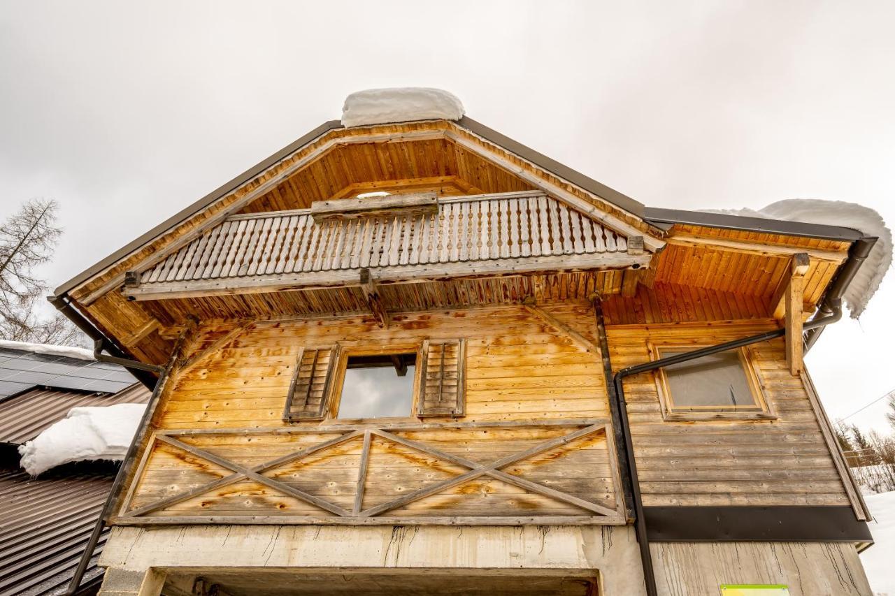 Apartments Farm House Uric Есенице Экстерьер фото