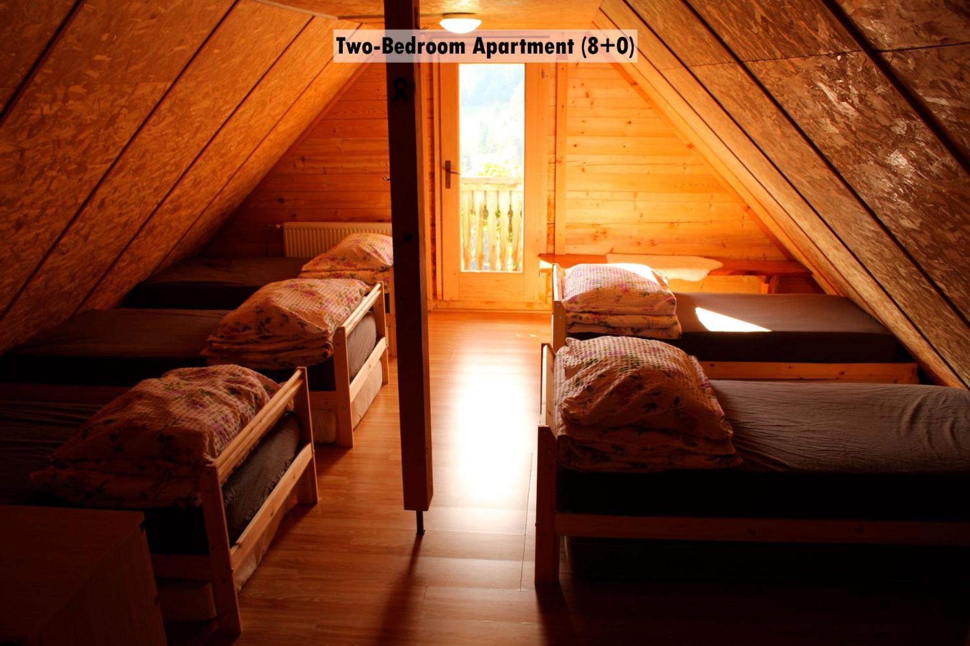 Apartments Farm House Uric Есенице Экстерьер фото