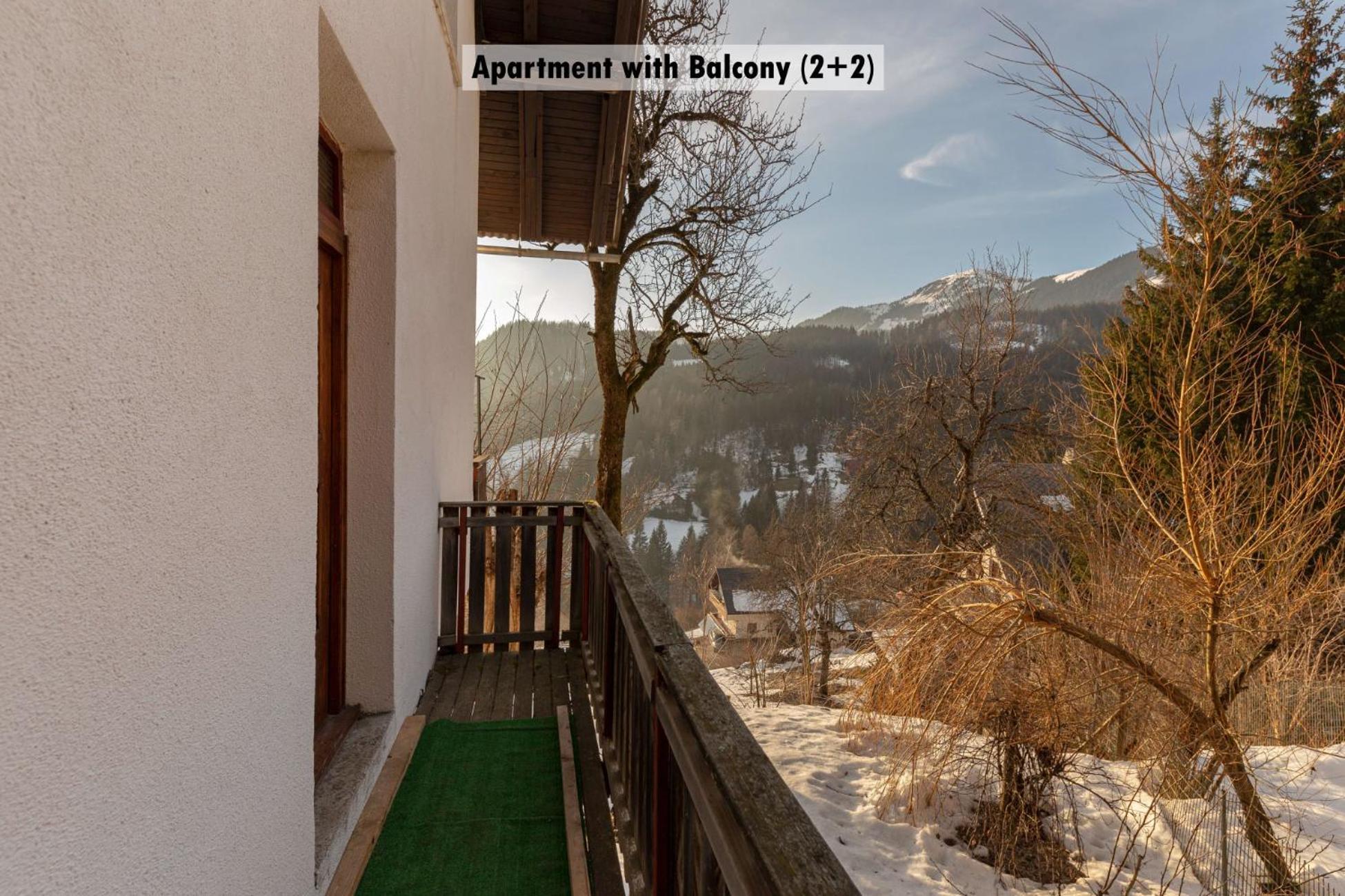 Apartments Farm House Uric Есенице Экстерьер фото