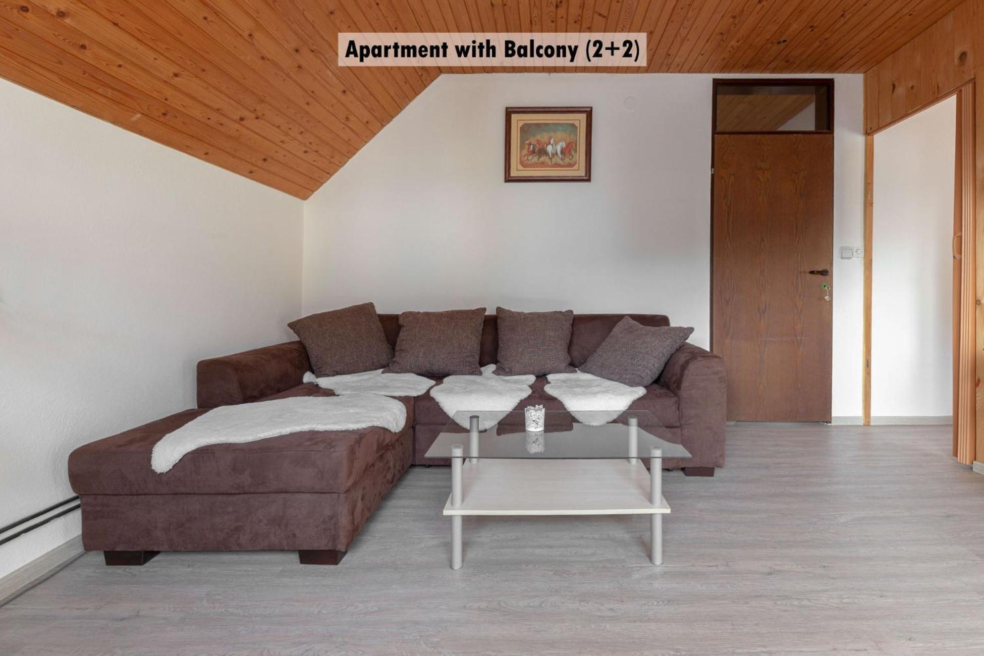 Apartments Farm House Uric Есенице Экстерьер фото