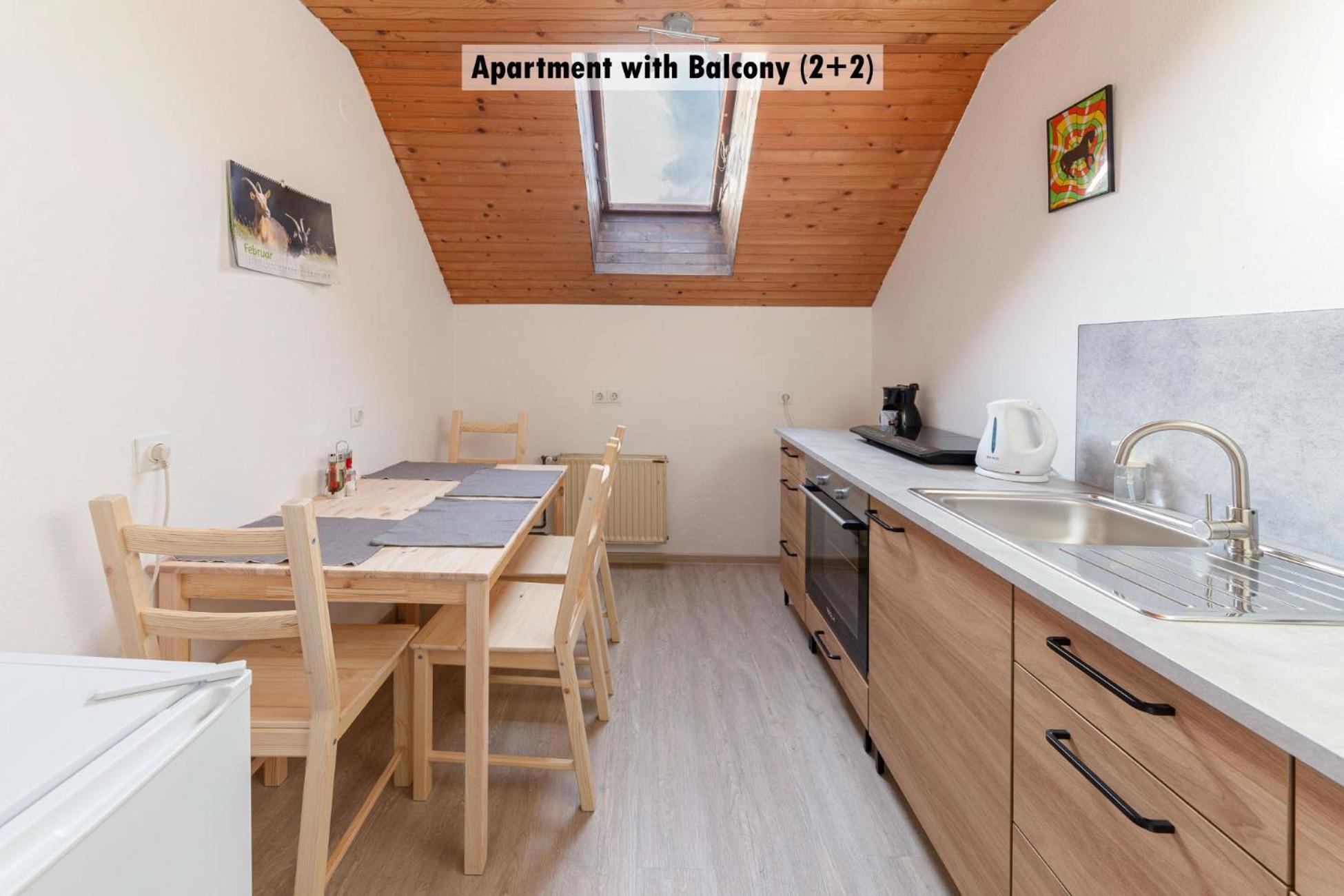 Apartments Farm House Uric Есенице Экстерьер фото