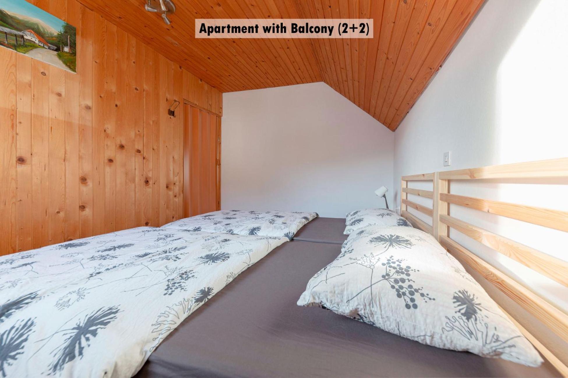 Apartments Farm House Uric Есенице Экстерьер фото