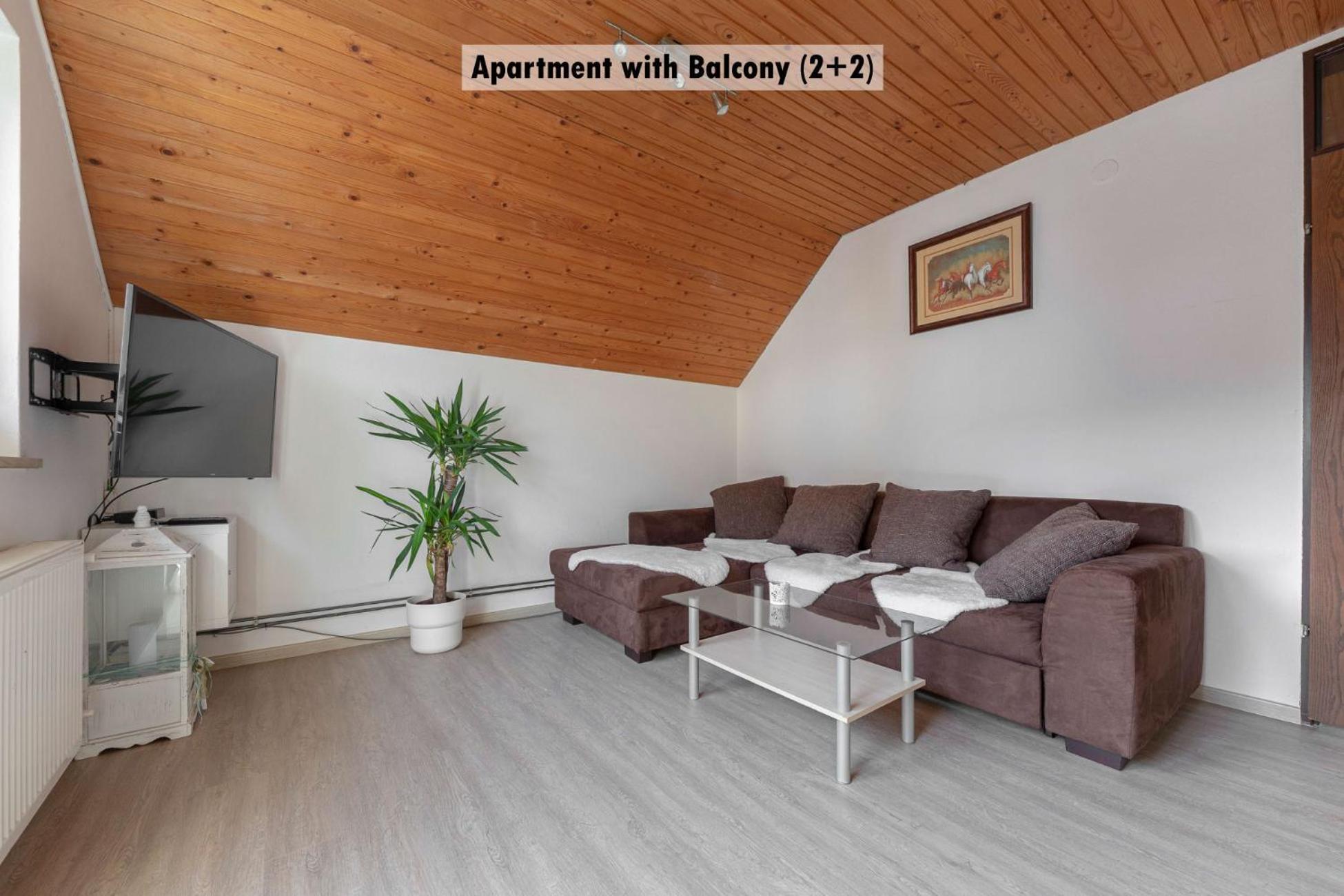 Apartments Farm House Uric Есенице Экстерьер фото