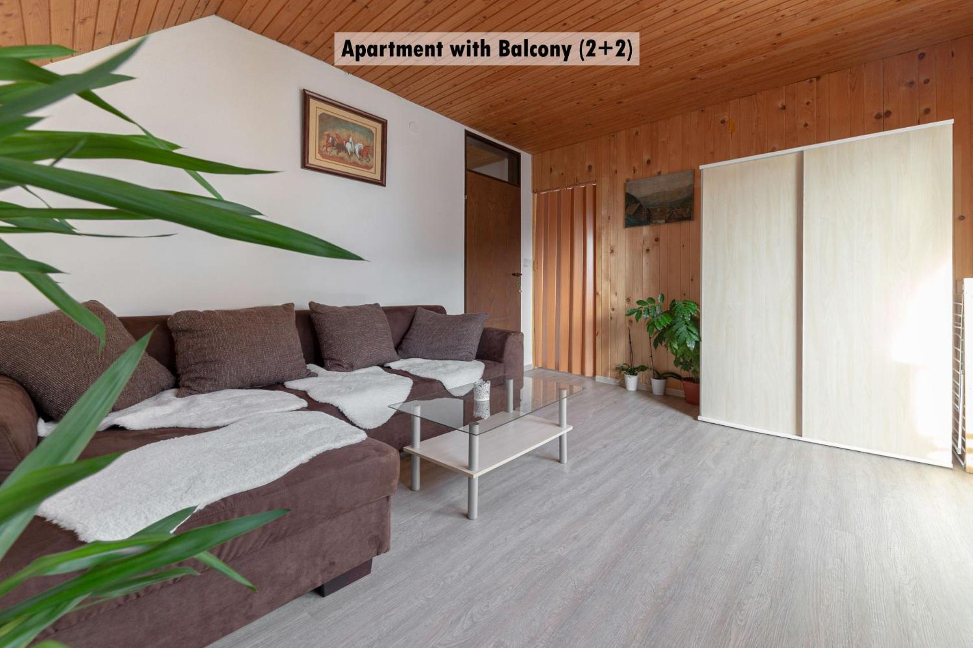 Apartments Farm House Uric Есенице Экстерьер фото